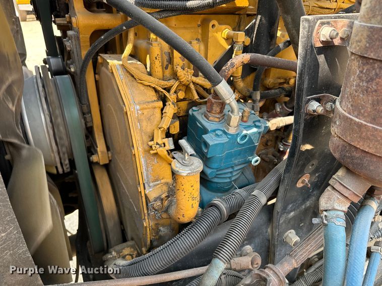 image for item DQ6889 2006 Kenworth T800 dump truck