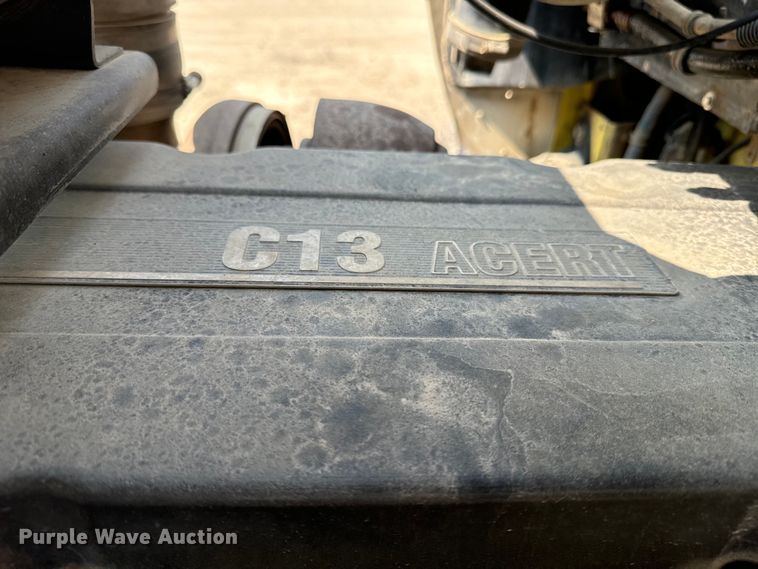 image for item DQ6889 2006 Kenworth T800 dump truck