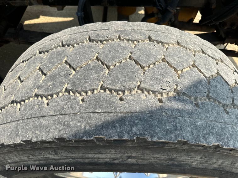 image for item DQ6889 2006 Kenworth T800 dump truck