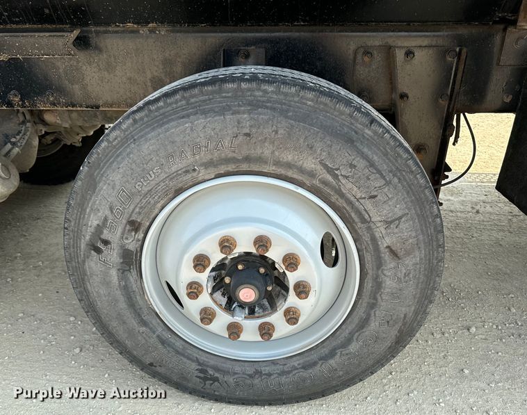 image for item DQ6889 2006 Kenworth T800 dump truck