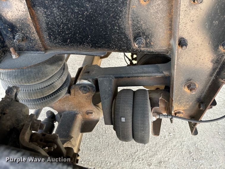 image for item DQ6889 2006 Kenworth T800 dump truck