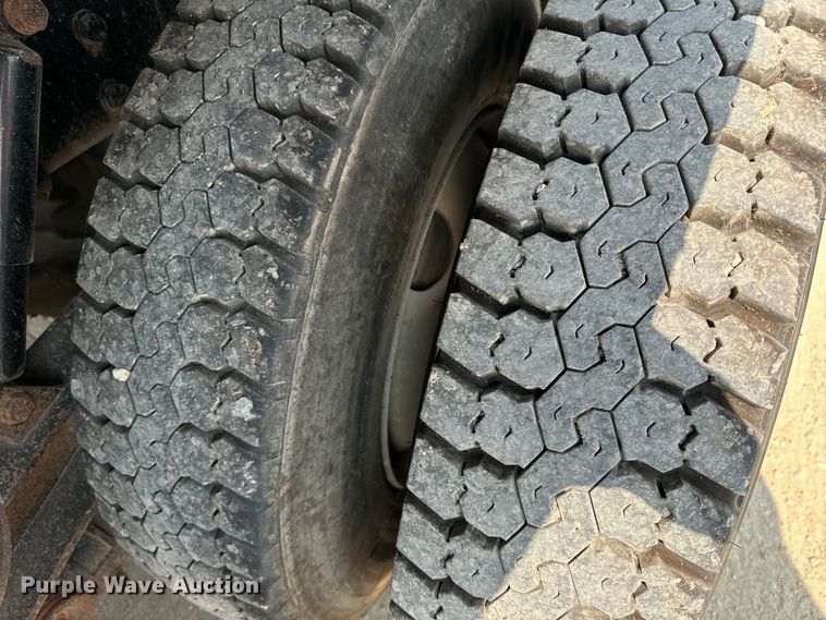 image for item DQ6889 2006 Kenworth T800 dump truck