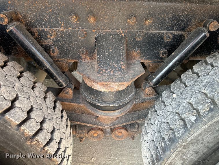 image for item DQ6889 2006 Kenworth T800 dump truck