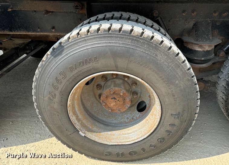 image for item DQ6889 2006 Kenworth T800 dump truck