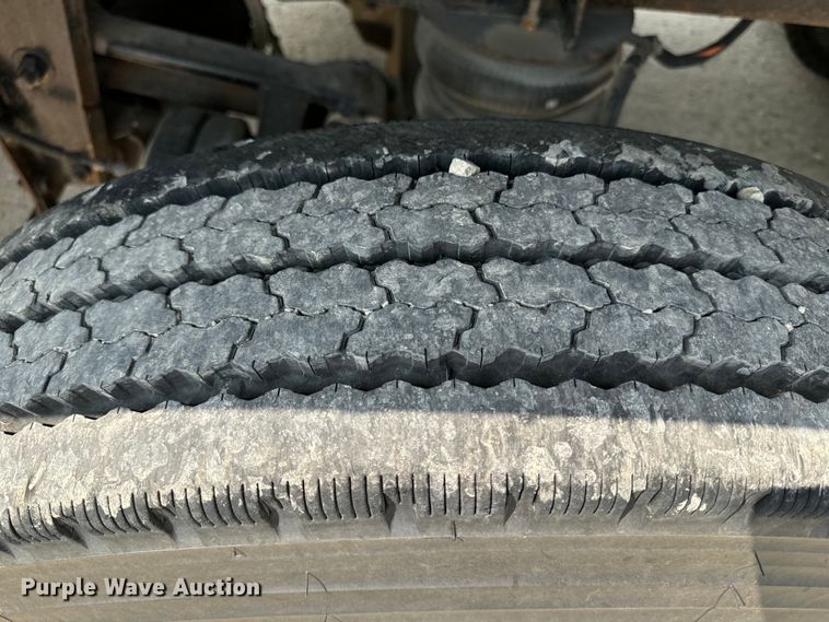 image for item DQ6889 2006 Kenworth T800 dump truck