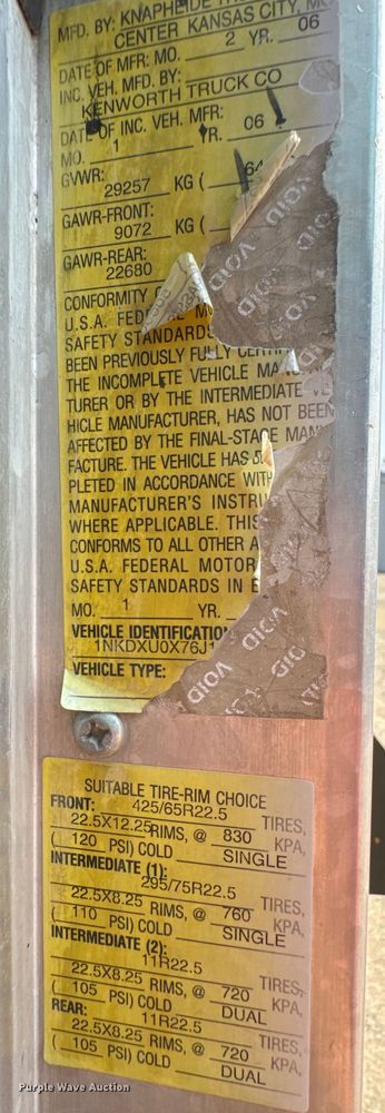 image for item DQ6889 2006 Kenworth T800 dump truck