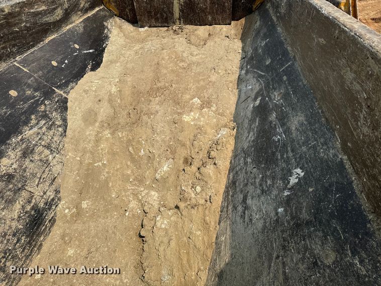 image for item DQ6902 2015 John Deere 460ET haul truck