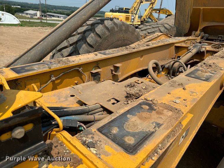 image for item DQ6902 2015 John Deere 460ET haul truck