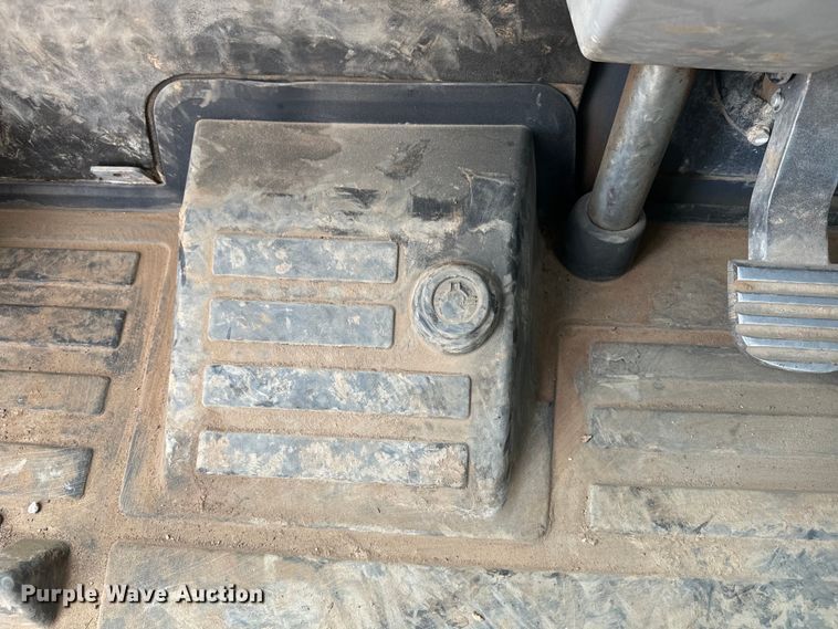 image for item DQ6902 2015 John Deere 460ET haul truck