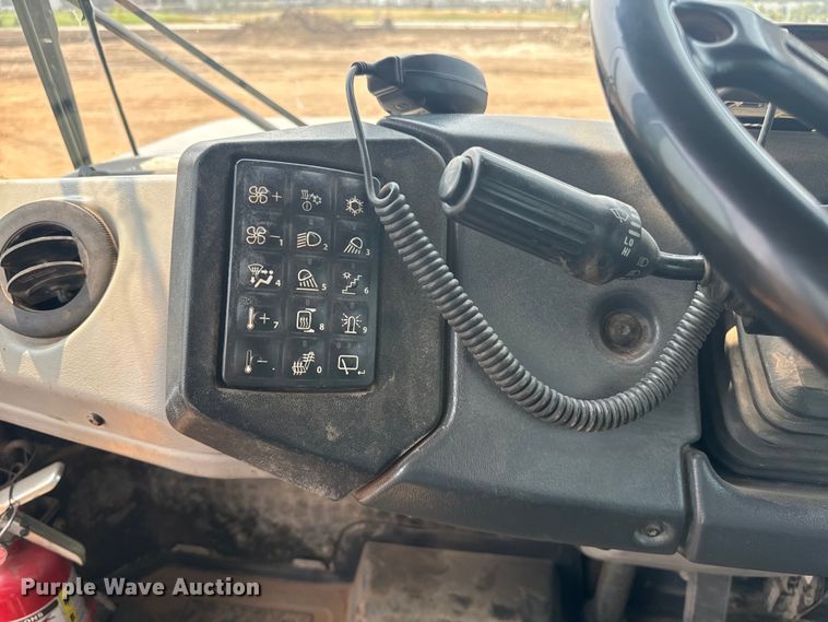 image for item DQ6902 2015 John Deere 460ET haul truck