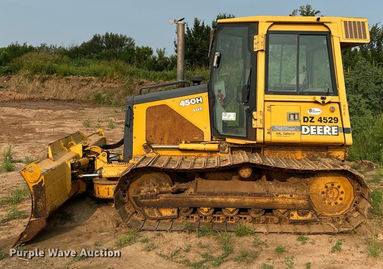 image for item DQ6903 2000 John Deere 450H LGP dozer