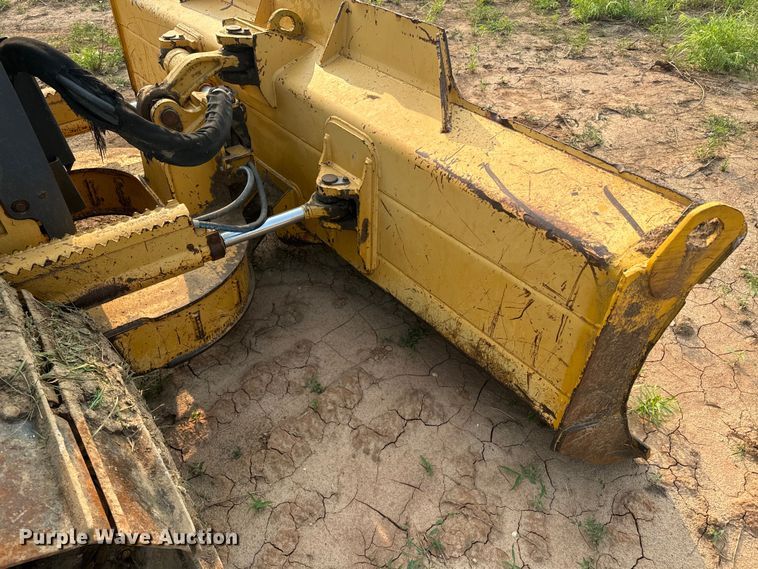image for item DQ6903 2000 John Deere 450H LGP dozer
