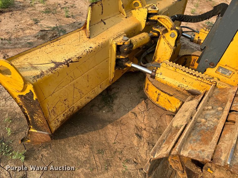 image for item DQ6903 2000 John Deere 450H LGP dozer