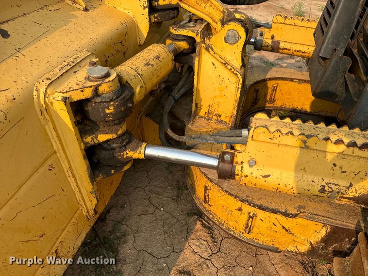 image for item DQ6903 2000 John Deere 450H LGP dozer