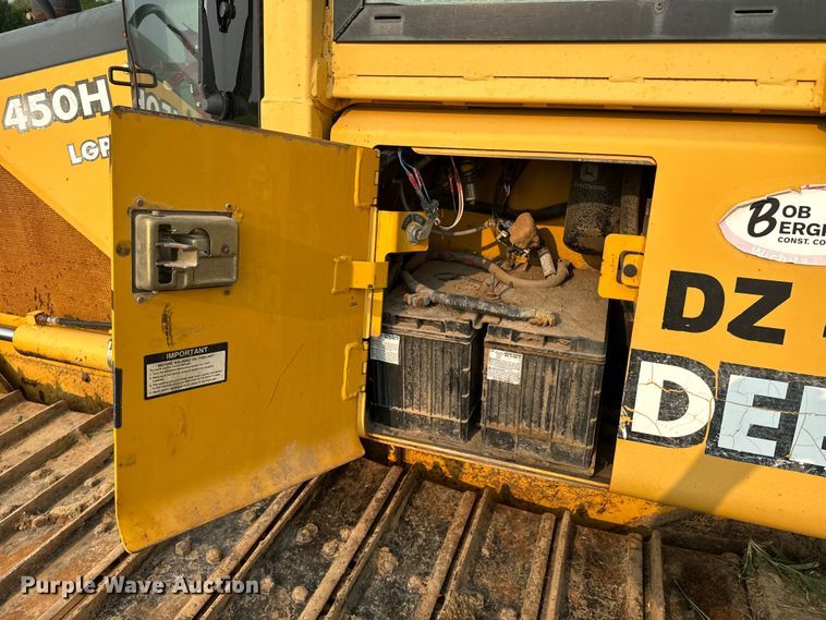 image for item DQ6903 2000 John Deere 450H LGP dozer