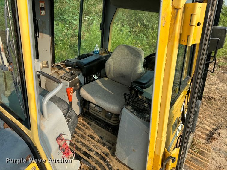 image for item DQ6903 2000 John Deere 450H LGP dozer