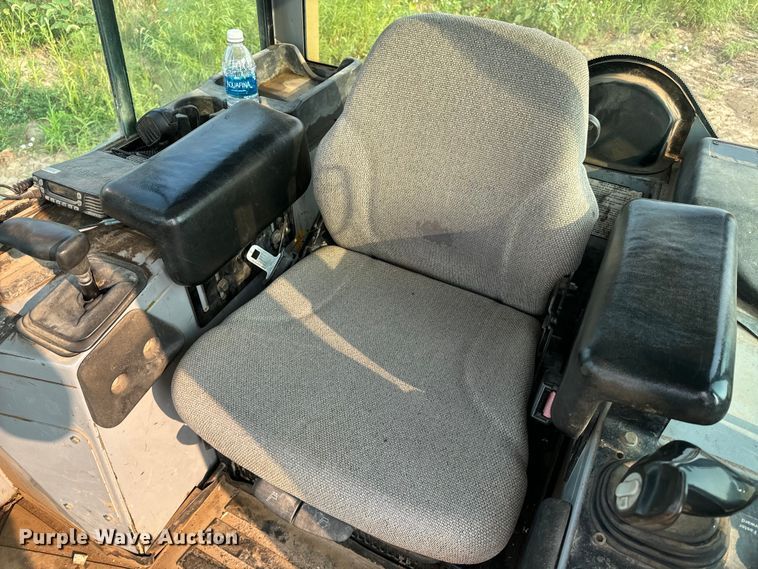 image for item DQ6903 2000 John Deere 450H LGP dozer