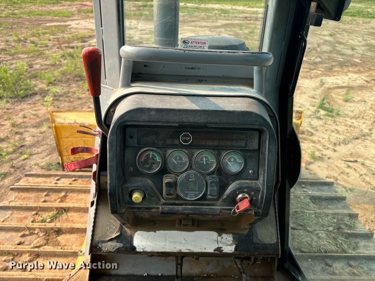 image for item DQ6903 2000 John Deere 450H LGP dozer