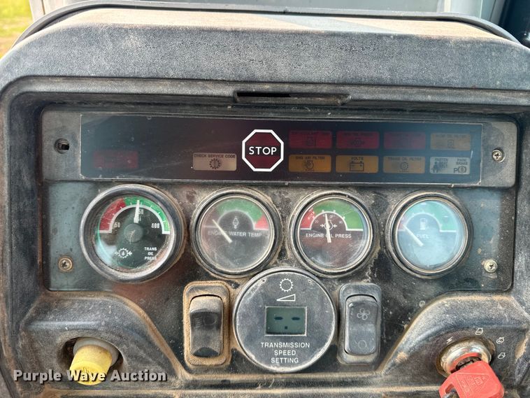 image for item DQ6903 2000 John Deere 450H LGP dozer