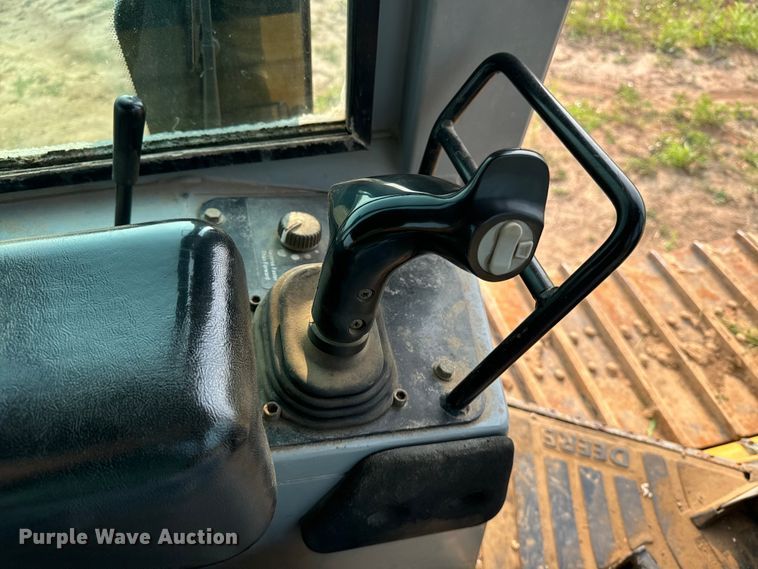 image for item DQ6903 2000 John Deere 450H LGP dozer