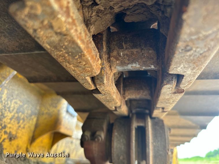 image for item DQ6903 2000 John Deere 450H LGP dozer