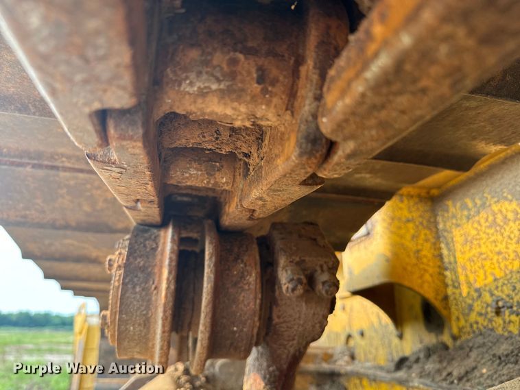 image for item DQ6903 2000 John Deere 450H LGP dozer