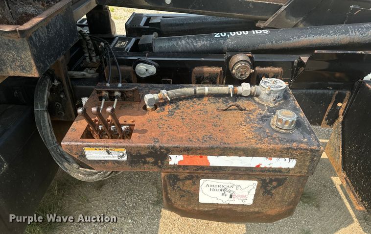 image for item DQ6904 1997 GMC C7500 roll-off container truck