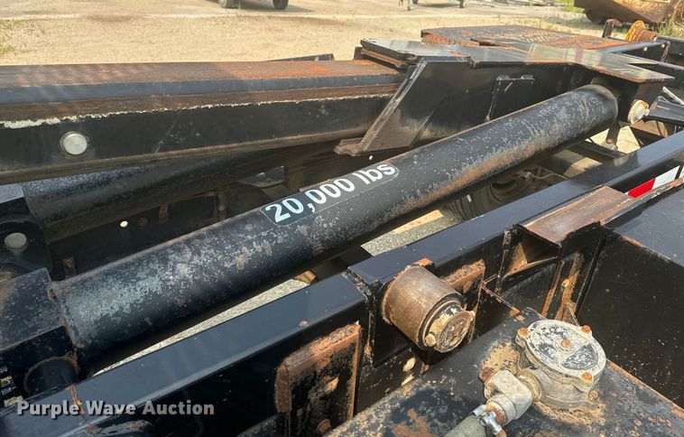 image for item DQ6904 1997 GMC C7500 roll-off container truck