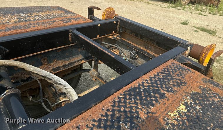 image for item DQ6904 1997 GMC C7500 roll-off container truck