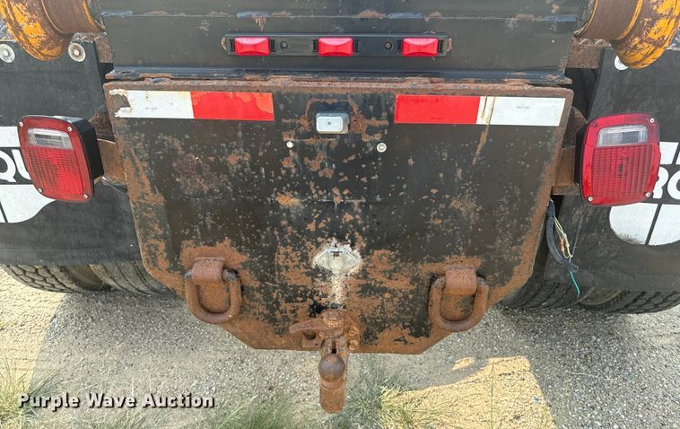 image for item DQ6904 1997 GMC C7500 roll-off container truck