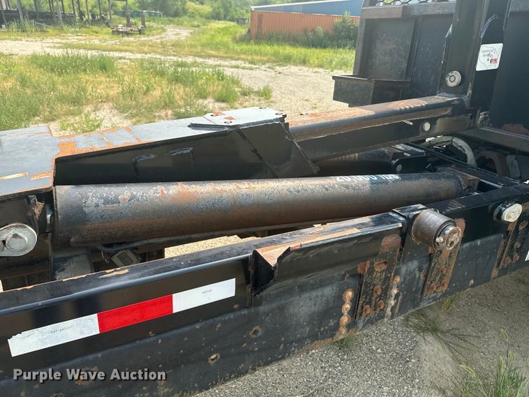 image for item DQ6904 1997 GMC C7500 roll-off container truck