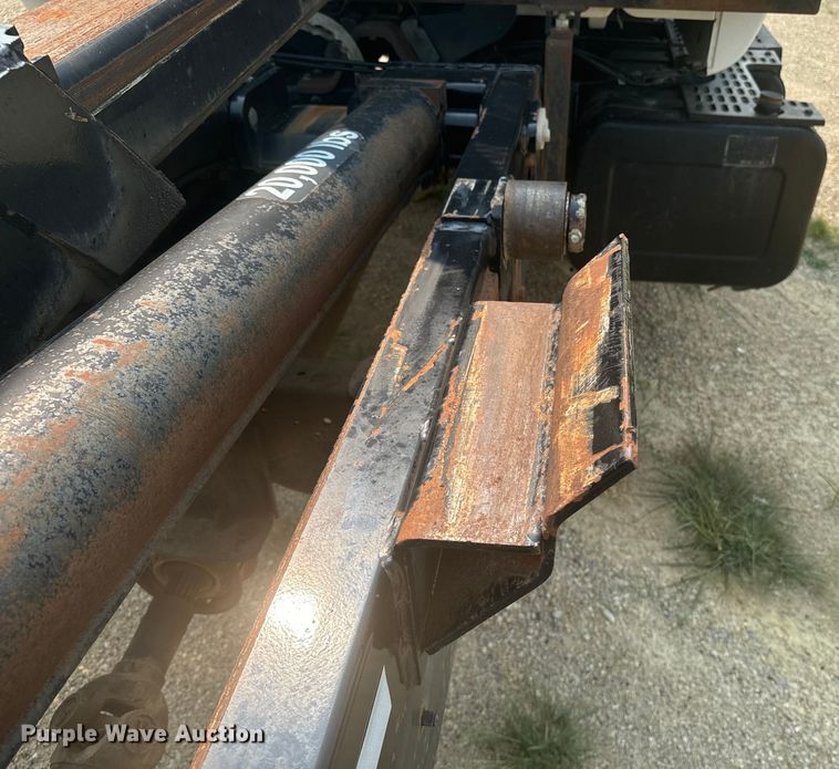 image for item DQ6904 1997 GMC C7500 roll-off container truck