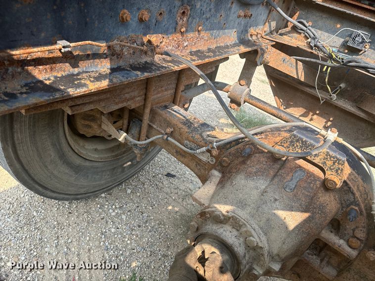 image for item DQ6904 1997 GMC C7500 roll-off container truck