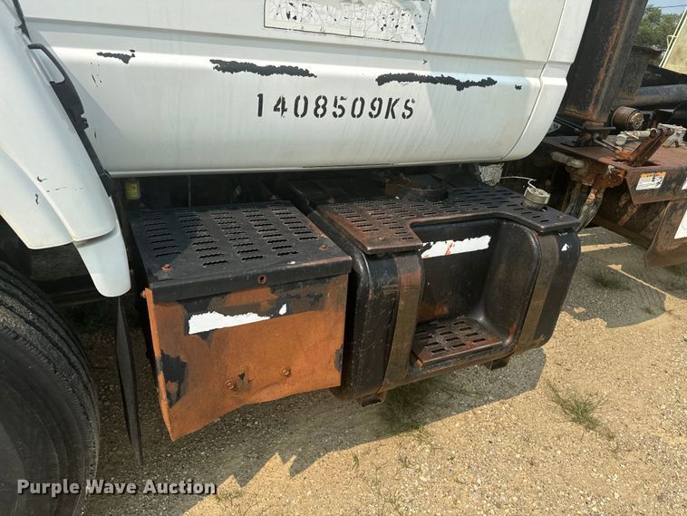 image for item DQ6904 1997 GMC C7500 roll-off container truck