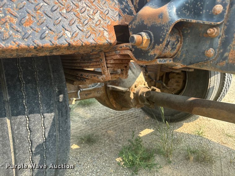 image for item DQ6904 1997 GMC C7500 roll-off container truck