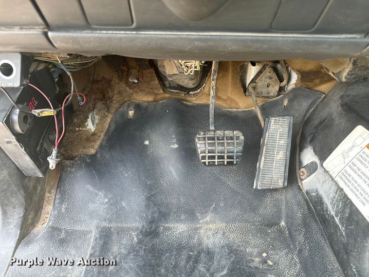 image for item DQ6904 1997 GMC C7500 roll-off container truck