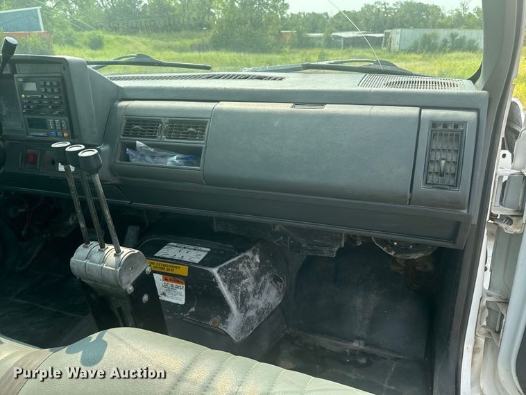 image for item DQ6904 1997 GMC C7500 roll-off container truck