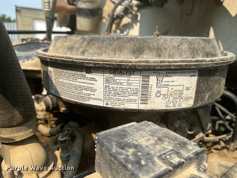 image for item DQ6904 1997 GMC C7500 roll-off container truck