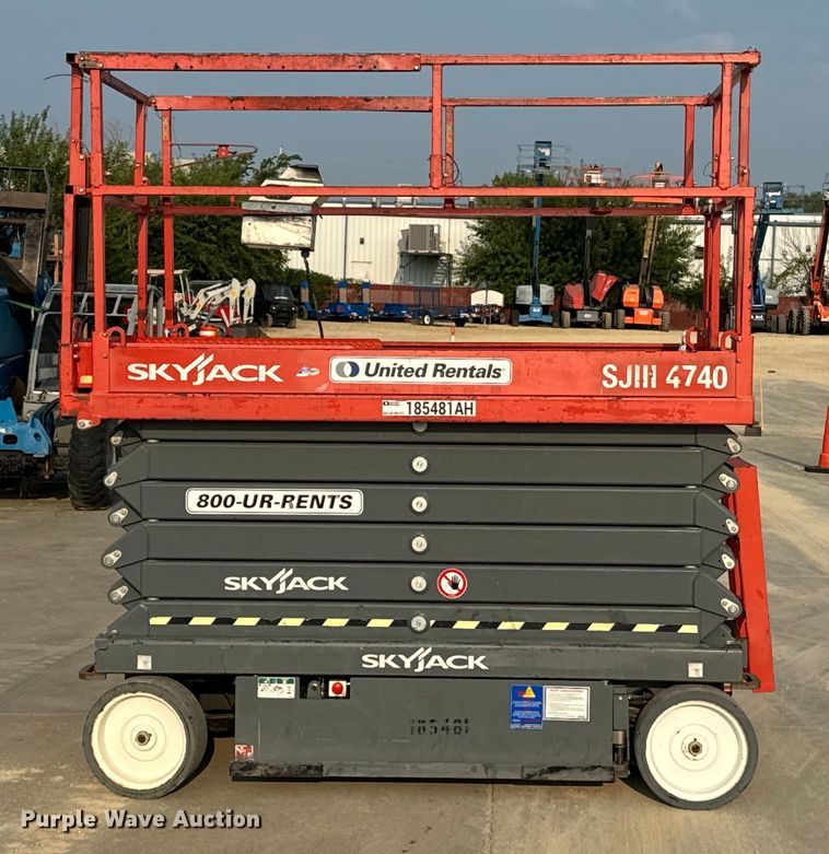 image for item DQ6905 2017 Skyjack 4740 scissor lift