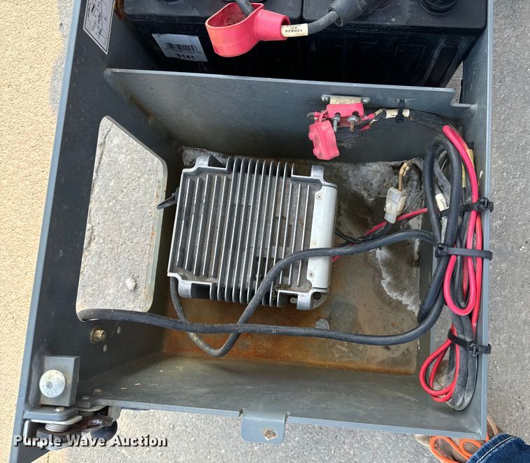 image for item DQ6905 2017 Skyjack 4740 scissor lift