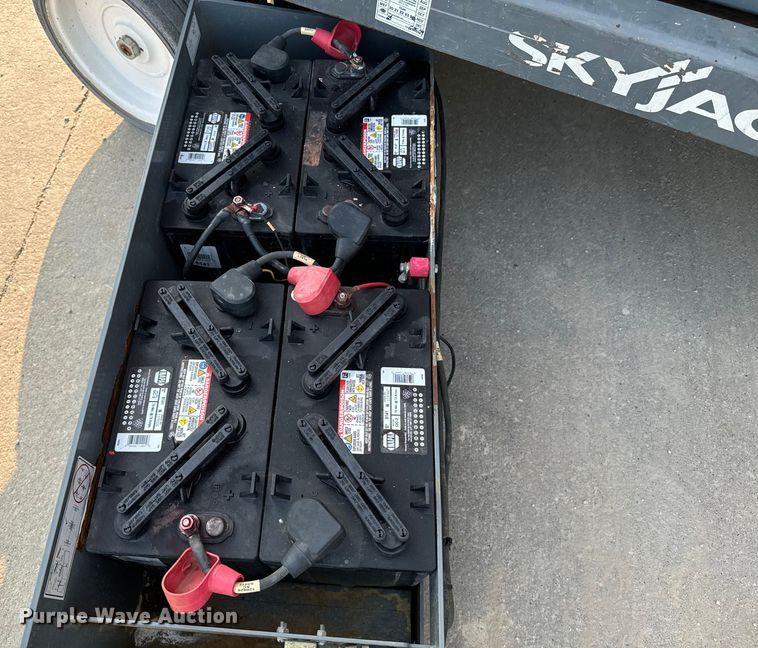 image for item DQ6905 2017 Skyjack 4740 scissor lift