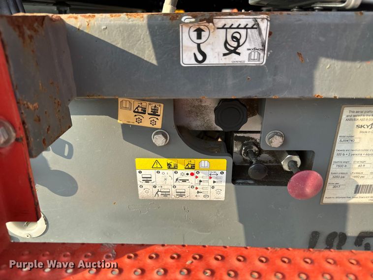 image for item DQ6905 2017 Skyjack 4740 scissor lift