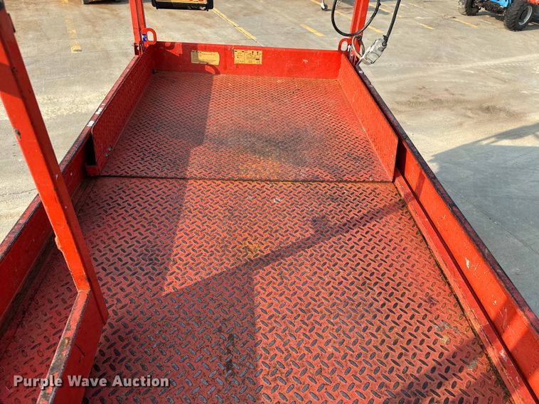 image for item DQ6905 2017 Skyjack 4740 scissor lift
