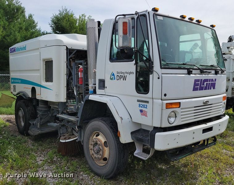 image for item DR4315 2002 Sterling SC8000 street sweeper truck