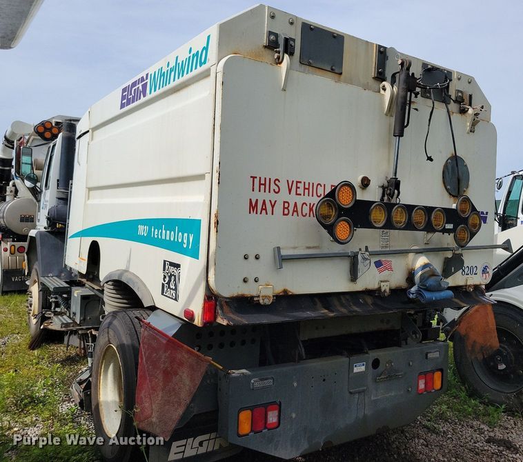 image for item DR4315 2002 Sterling SC8000 street sweeper truck