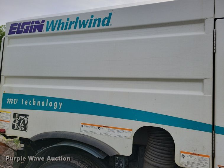 image for item DR4315 2002 Sterling SC8000 street sweeper truck