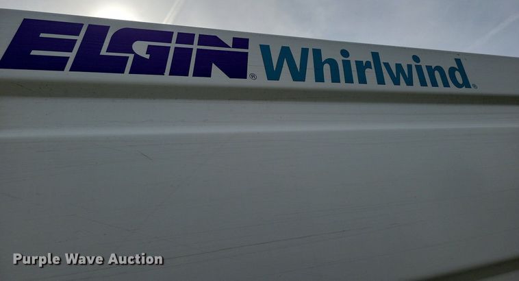 image for item DR4315 2002 Sterling SC8000 street sweeper truck