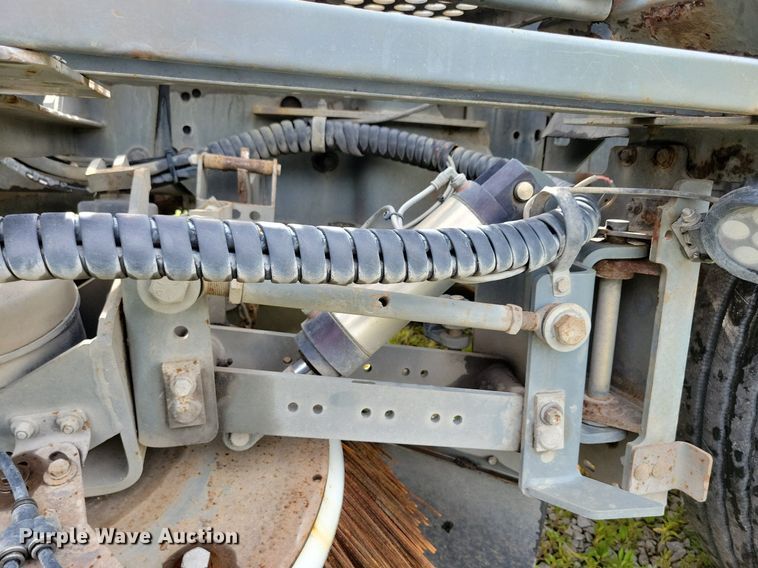 image for item DR4315 2002 Sterling SC8000 street sweeper truck