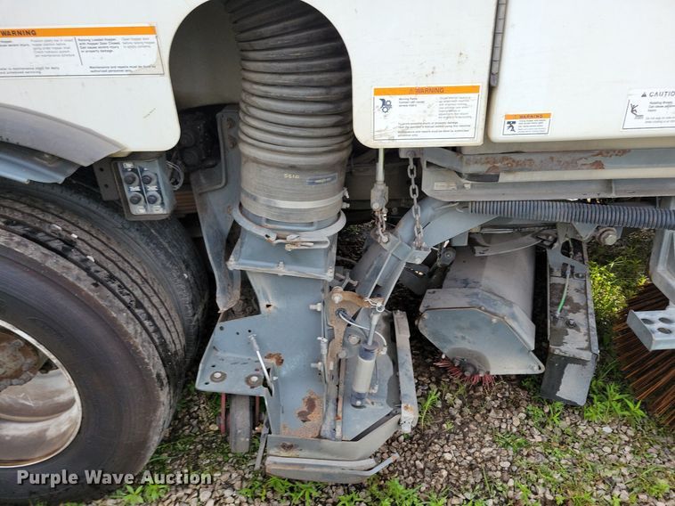 image for item DR4315 2002 Sterling SC8000 street sweeper truck