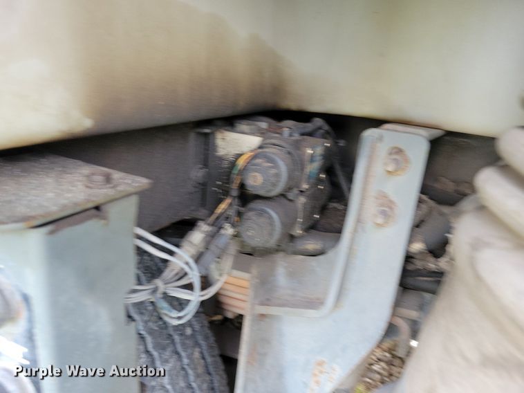 image for item DR4315 2002 Sterling SC8000 street sweeper truck